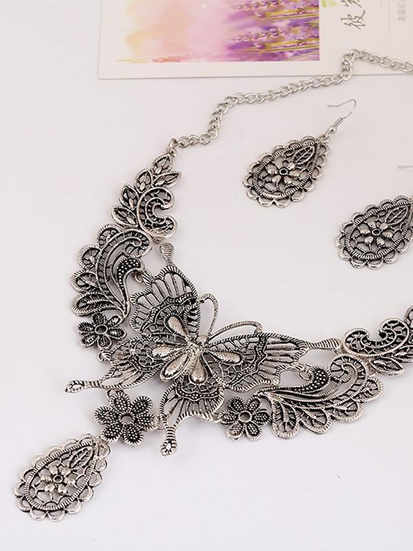 Vintage Ethnic Hollow Pattern Butterfly Clavicle Chain Set