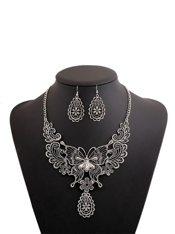 Vintage Ethnic Hollow Pattern Butterfly Clavicle Chain Set